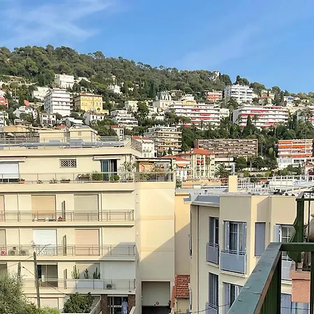Lympia - One Bedroom Near The Port *