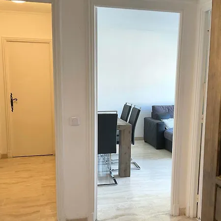 Lympia - One Bedroom Near The Port