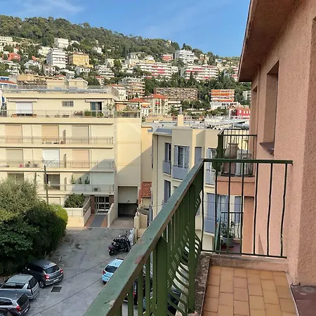 Lympia - One Bedroom Near The Port Apartment