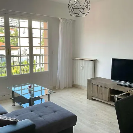 Apartment Lympia - One Bedroom Near The Port Nice