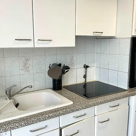 Lympia - One Bedroom Near The Port Apartment