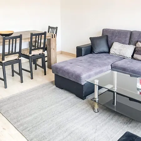 Lympia - One Bedroom Near The Port 公寓