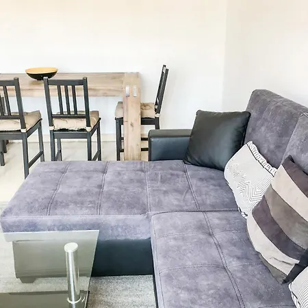 Lympia - One Bedroom Near The Port *