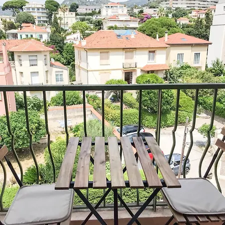 Lympia - One Bedroom Near The Port 公寓